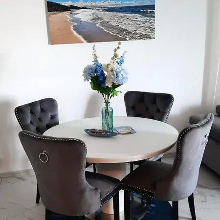 White-shell-apartment *