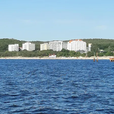 White-shell-apartment Hotel *