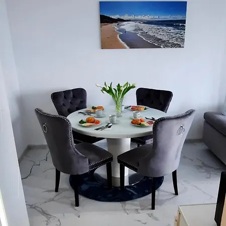 White-shell-apartment Hotel *