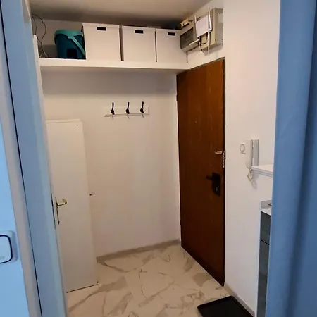 White-shell-apartment *